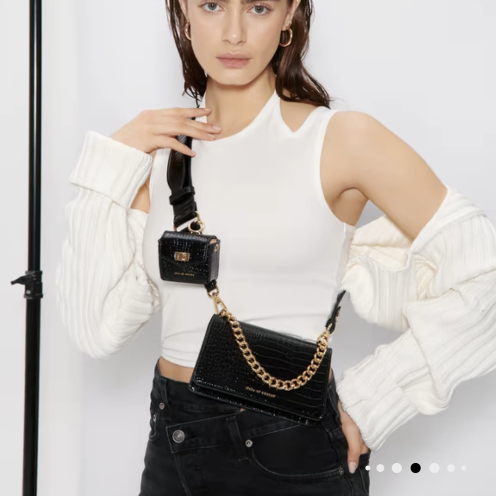 🎈Ada Mini Airpods Bag